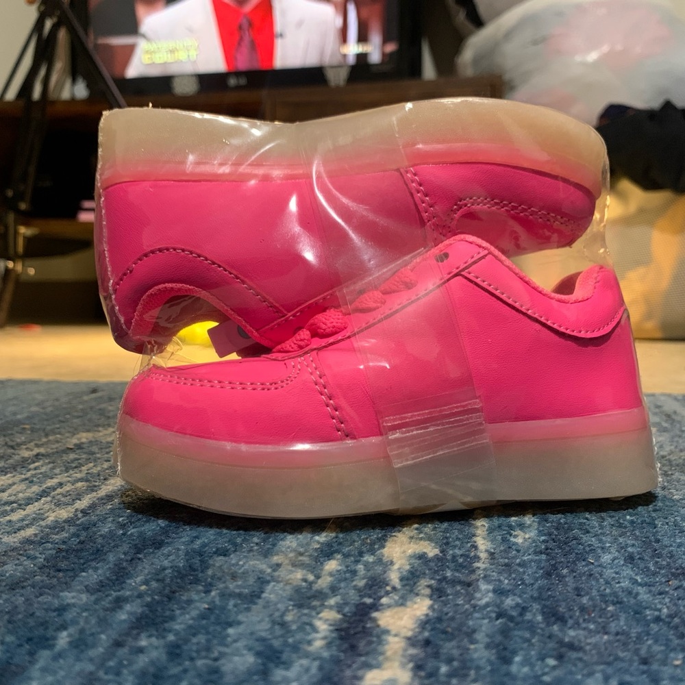 Little girl shoes. Size 6